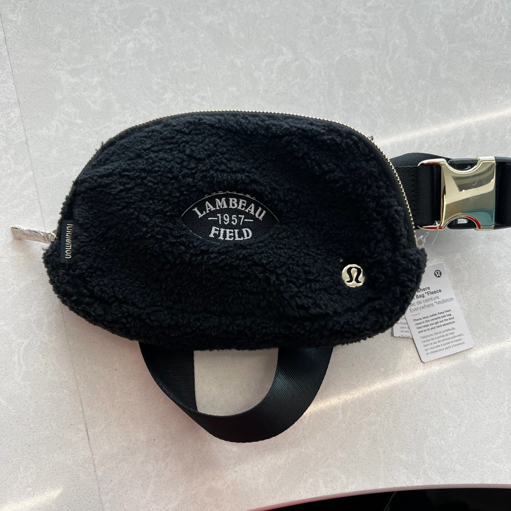 Lululemon Black Fleece Belt Bag